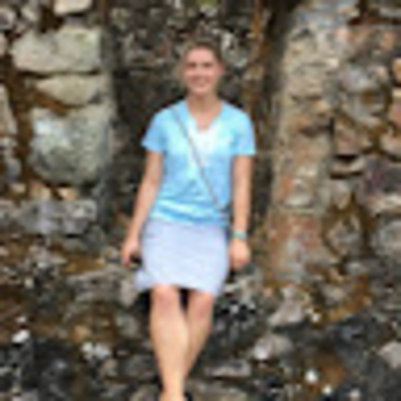 Meet your Posher, Amanda - Picture 1 of 1